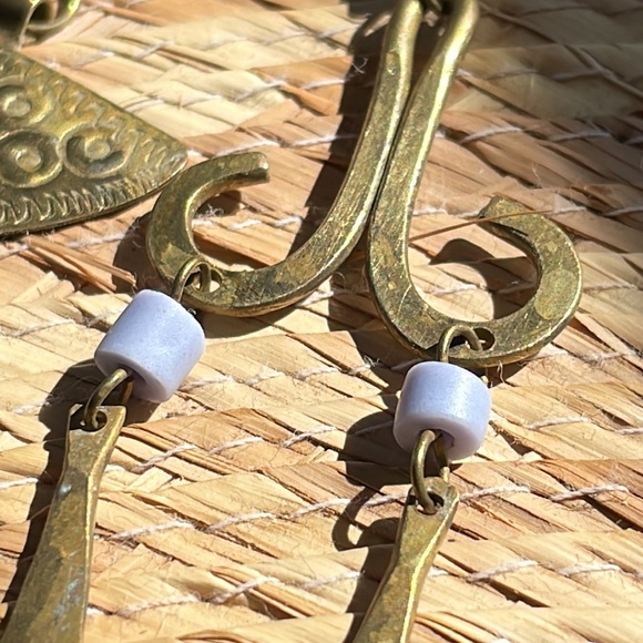 🔥 3 FOR $20 🔥 Unique, mix-matched brass earrings with bead accents - Picture 8 of 8